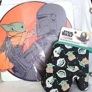 Star Wars Mandalorian Grogu Bundle 2pk Mini Oven Mitts & 4pk Placemats